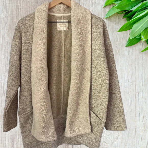 Altar'd State Sweaters - Altar’d State Heather Oatmeal Fleece Cardigan - Size Small